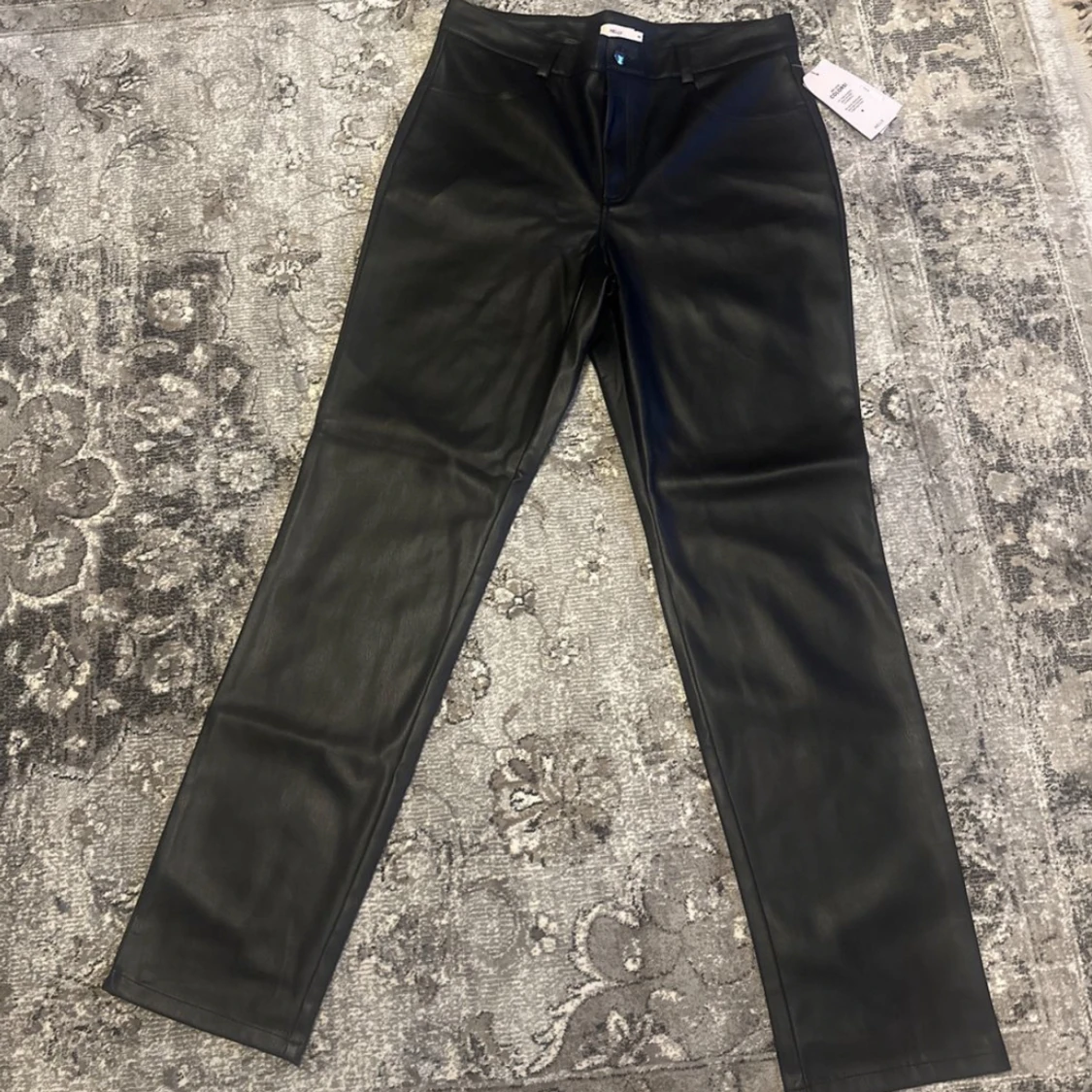 Svarta skinbyxor - 91