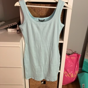 Klänning - Superfin ljusblå klänning från shein. Aldrig använt pga för stor.