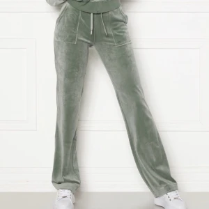 Juicy Couture Byxor - super fint skick, hör av dig för egna bilder eller frågor