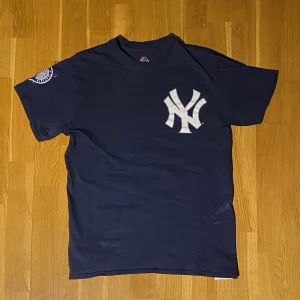 MLB Yankee T-shirt - Derek Jeter Yankee Använt skick!  Storlek men sitter som xs