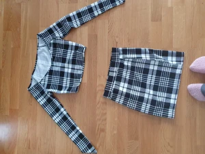 Two pieces - Endast testade två olikq kjolar med topp till en av dem 