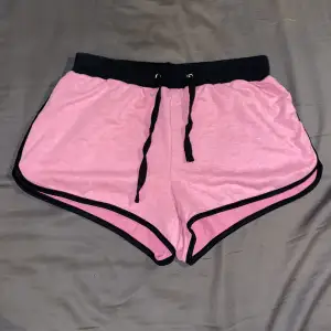 Kort rosa mjukis shorts Stl. M Använd fåtal gånger