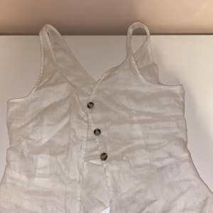 Gullig blus till salu - Säljer denna super söta blusen, fint skick💕🫶🏻