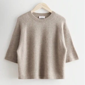 & Other Stories Tröja  - En jätte fin tröja från & Other Stories. Säljer pga att den ej kommer till användning 💗🌸🥰