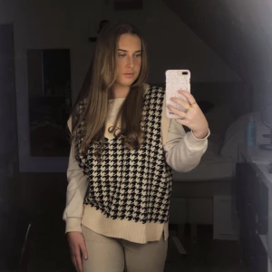 Stickad väst - Nyskick, använd en gång.😃