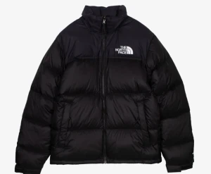 North Face Retro Nuptse jacka - Svart Retro Nuptse jacka i stl S, jättefint skick. Använd endast några ggr. 