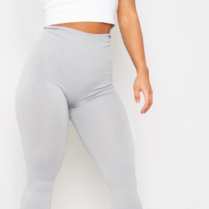 Seamless träningstights  - Säljer dessa seamless träningstights (har 2 par) sitter som en smäck! 