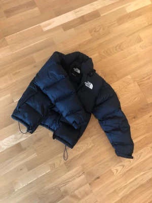 North Face Jacka - XS herr-strl. Hel och fin, kommer nytvättad. Skickar eller möts upp ✨✨