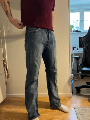 Levis jeans  - Vintage levis jeans med en snygg tvätt!  Passar 32/34