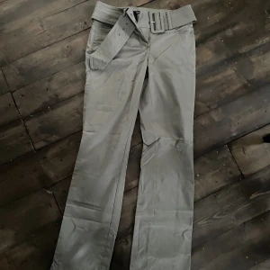 LOW WAIST - Snyggaste byxorna! Storlek XS men passar även S 