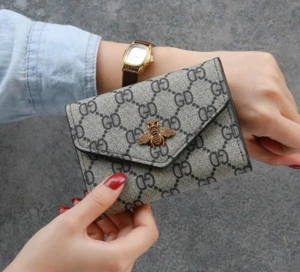 Dam plånbok  - Finns två annonsen i olika färger 