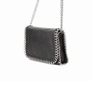 Trendig väska från Tiamo  - Mellan storleken på Tiamo väskorna. Otroligt rymlig och snygg. Frakten kostar, kan mötas upp. (Har även stor modellen om det skulel var intressant köp båda för 600kr)