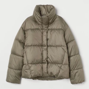 Grön puffer jacket hm - Söker denna jacka från hm! 