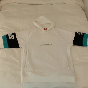 New balance Hoodie stl L - Knappt använd, storlek large
