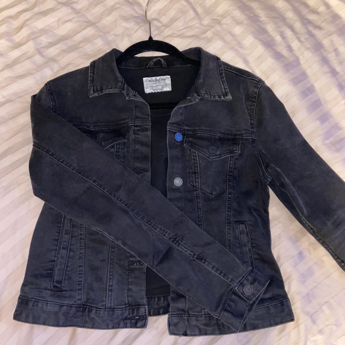 Mörkgrå/svart jeansjacka