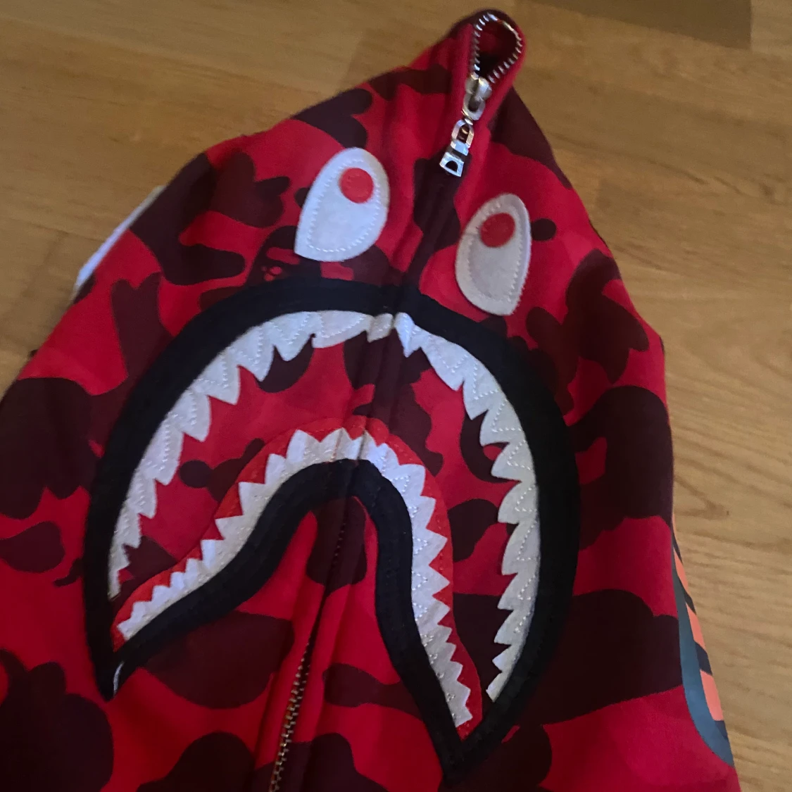 Röd Bape Shark Hoodie - 90