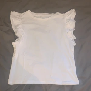 Linne/T-shirt - Aldrig använts💗frakt 12kr