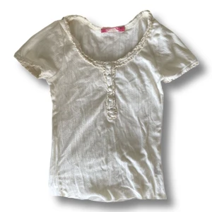 Vacker vintage topp - Säljer denna vackra vintage toppen🥰