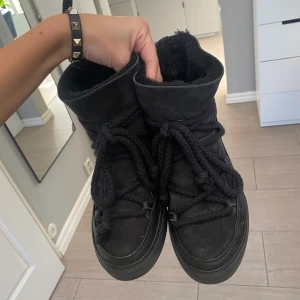 Inuikii skoor - Svarta Inuikiis strl 38, skriv för fler bilder 💕