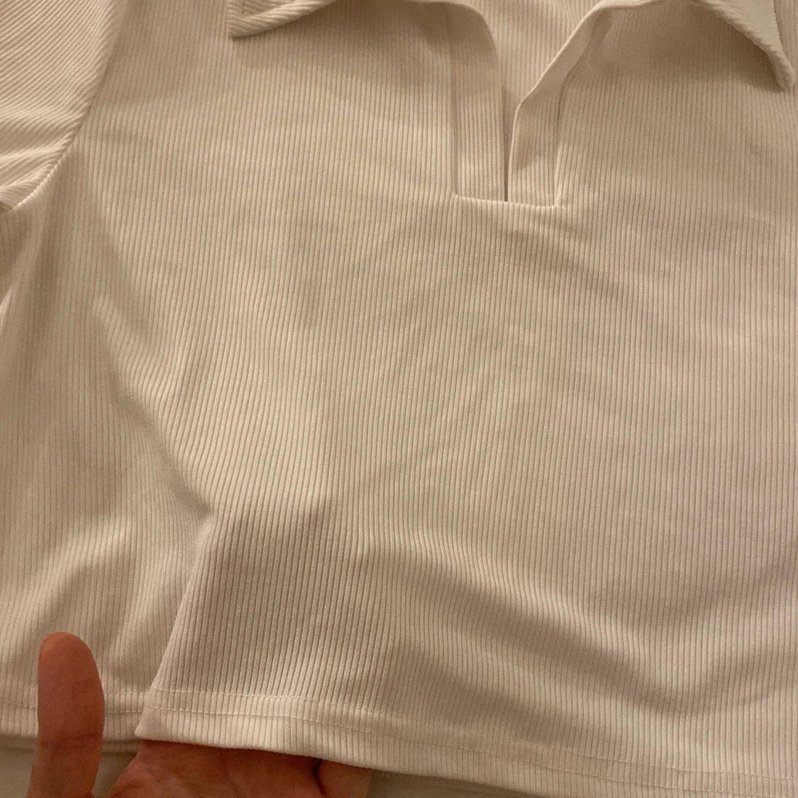 Vit kroppad t-shirt från Shein - 90