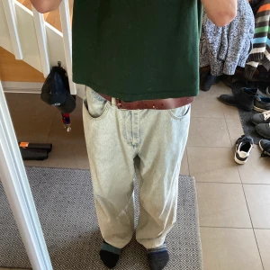 Polar Big Boys - Säljer ett par Polar big boys i storlek M. Byxorna är lätt använda och är i bra skick! Passar perfekt för nån som letar efter ett par stora Jeans! 