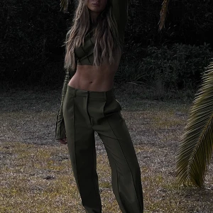 Hanna Schönberg X NA-KD  - Supersnygga kostymbyxor, använda Max 3 gånger. SLUTSÅLDA!!  Storlek 36. Kan gå ner i pris vid snabb affär💜köpare står för frakt