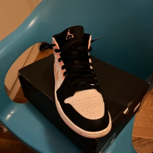 Jordan 1 - Änvändes 2 gånger och äkta  Priset kan diskuteras 