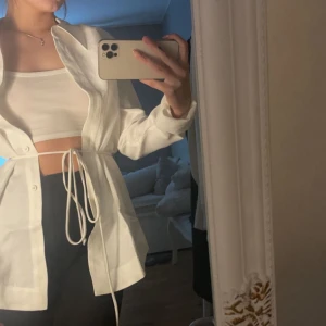 Skjorta - Skjorta från h&m, använd 1 gång. 