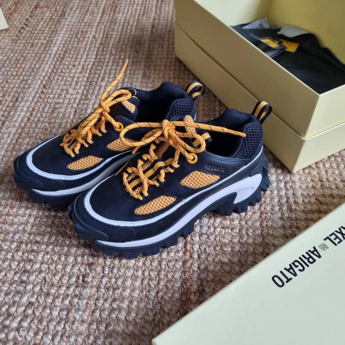 Axel arigato x cat strl 38