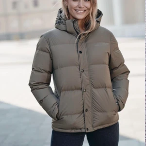 NORRSKEN JACKA - Nyskick, nypris 2199:-, säljer för 600:- + frakt. 