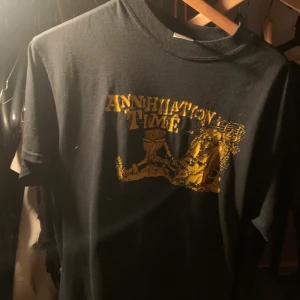 BANDTRÖJA anhilation time  - bandtröja för punkbandet annihilation time, kan diskutera pris. 