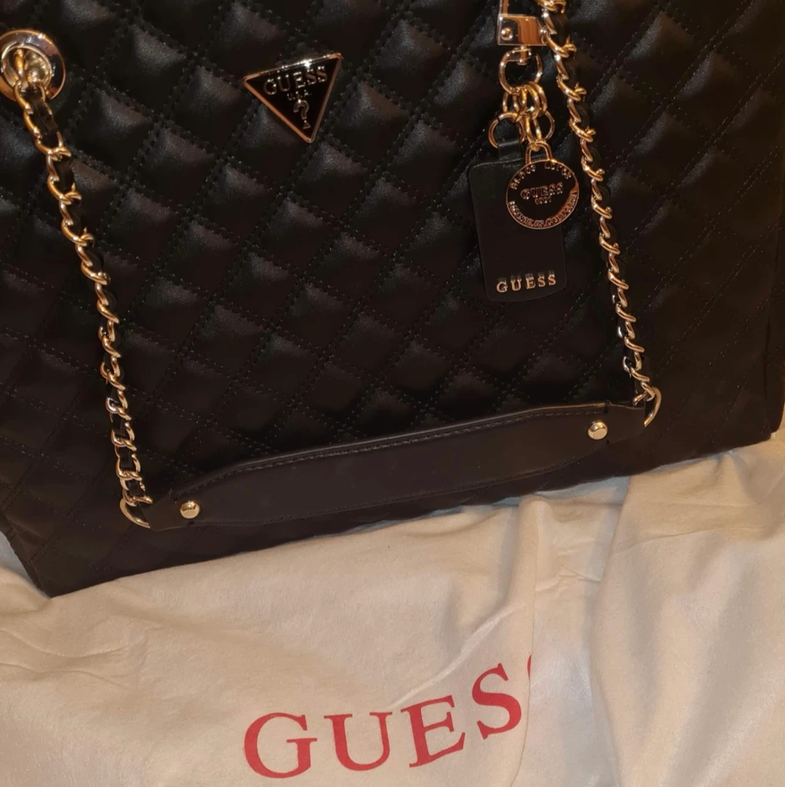Guess väska
