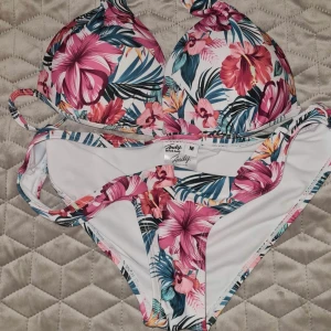 Bikini - Sitter jätte fint på!