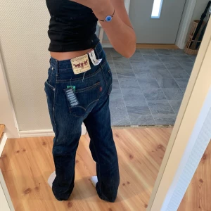 Levis - Säljer dessa skit snygga Levis jeans 504 🤩aldrig använda. Skriv om ni är intresserade 💕