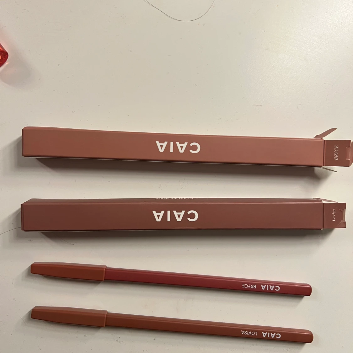 Caia läpp penna  - 90