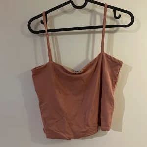 Linne - Rosa linne från bikbok. Fint skick