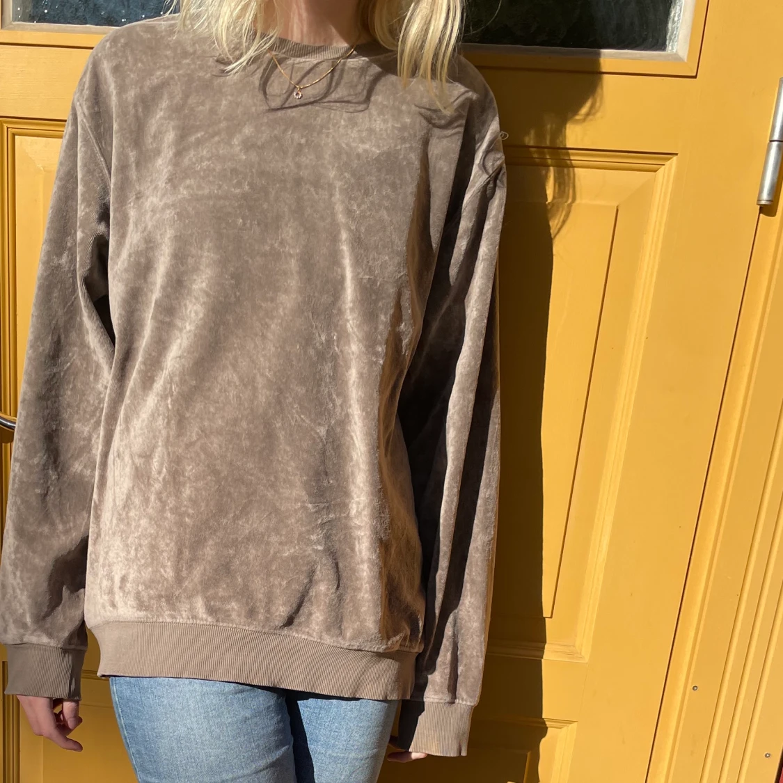 Weekdaytröja i velour🪐 - 90
