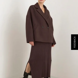 Populära Lindex kappan! - Säljer den bruna versionen av populära helt slutsålda lindex kappan i storlek S! Säljer för samma pris som på hemsidan, helt oanvänd med lapp kvar. Ville bara inte betala frakt för att skick tillbaka den. Är många intresserade startar jag en budgivning🤎🤎