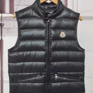 Moncler Gui Gilet vest - Moncler väst helt ny   Finns i storlekarna XS-XXL