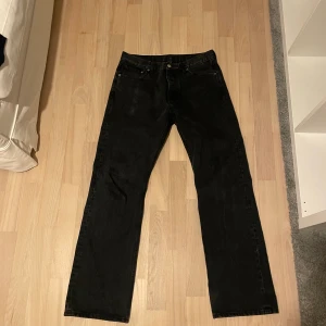 Hope jeans - Svarta Hope Rush jeans. Använda ca 2 gånger och är i mycket bra skick. Nypris 1500kr, säljes för 700kr. Köparen står för frakten.