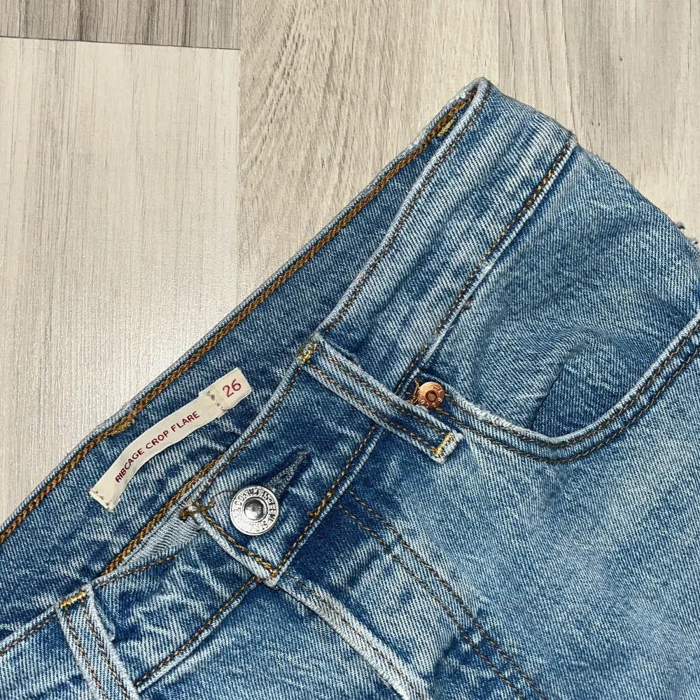 Ett par Levi’s jeans i bra skick.  Strl 26 i midjan. Jeans & Byxor.