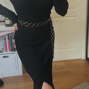 Festival kedja - Svinsnygg kedja som man kan ha till festival eller när som helst. Aldrig använd. 