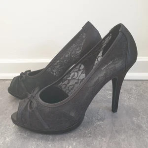 Klackskor - Klackskor från Deichmann (Graceland) i storlek 38. Endast använda en gång.