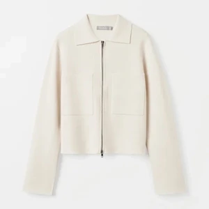 Åhléns Cardigan - Tänkte kolla intresset på min kofta från Åhléns, köpte för några månader sedan men kommer inte till användning längre 💕 Nypris 499kr 💕