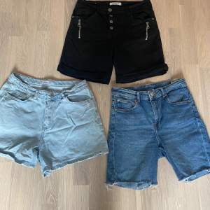 Tre olika jeans shorts olika storlekar! Dem svarta är aldrig använda! Dem har inga fläckar eller defekter! Skriv till mig om du vill ha mer info eller bilder! Samt om du vill köpa! Priset diskuteras men 20-50kr tänkte jag st!