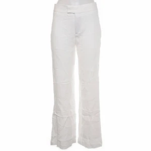 Byxor zara  - Byxor från zara storlek S. Bra skick! Köparen står för frakten💗