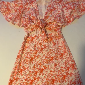 Klänning - Använt ett par gånger. Storlek XS från SHEIN. 