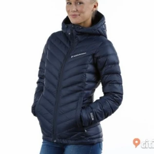 Peakperformancr jacka i mörkblå❤️ - Jättefin peakjacka😊 bra skick i storlek xs. Passar S och xxs