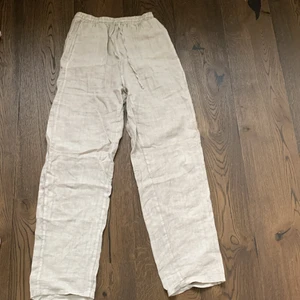 Linnebyxor  - Dessa är oanvända, jag köpte dom för ca en vecka sedan och dom kommer aldrig till användning. Dom är från Chelsea ❤️nypris var 400kr