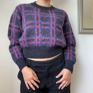 & Other stories, tjocktröja (Med i emily in paris) - Snygg tjocktröja från & Other stories. Likadan som i serien ”Emily in Paris”. S